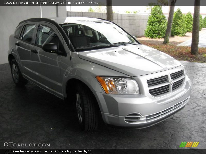Bright Silver Metallic / Dark Slate Gray 2009 Dodge Caliber SE