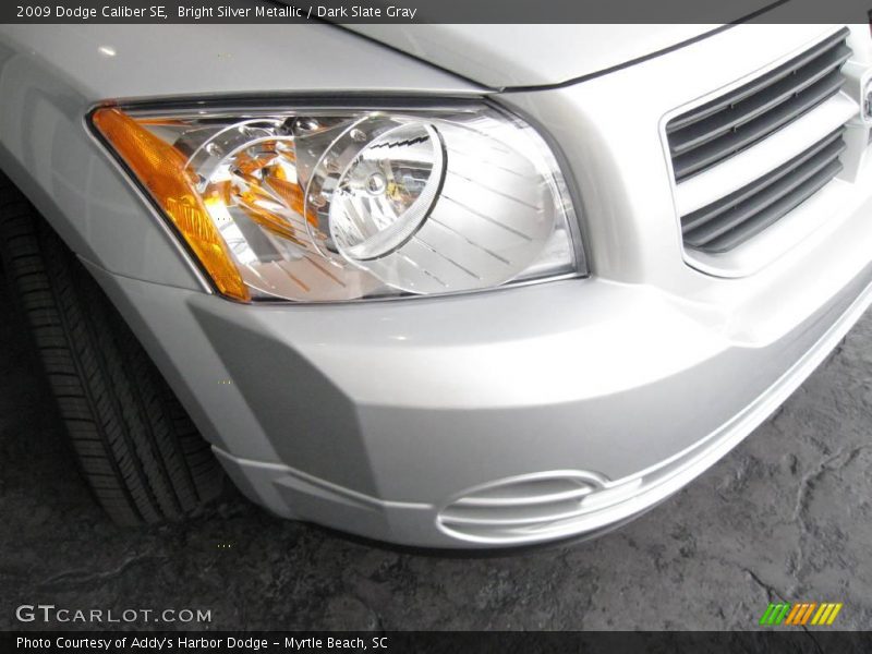 Bright Silver Metallic / Dark Slate Gray 2009 Dodge Caliber SE