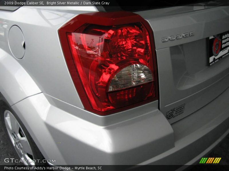 Bright Silver Metallic / Dark Slate Gray 2009 Dodge Caliber SE