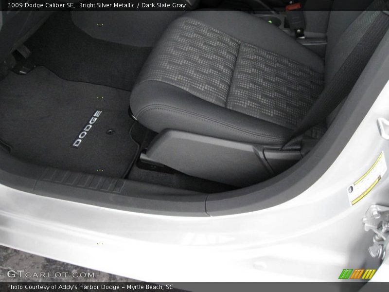 Bright Silver Metallic / Dark Slate Gray 2009 Dodge Caliber SE