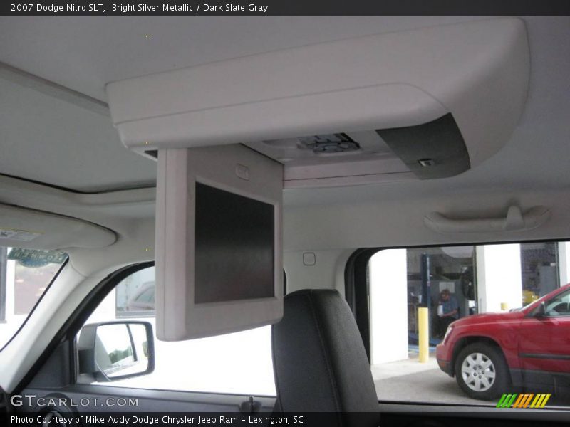 Bright Silver Metallic / Dark Slate Gray 2007 Dodge Nitro SLT