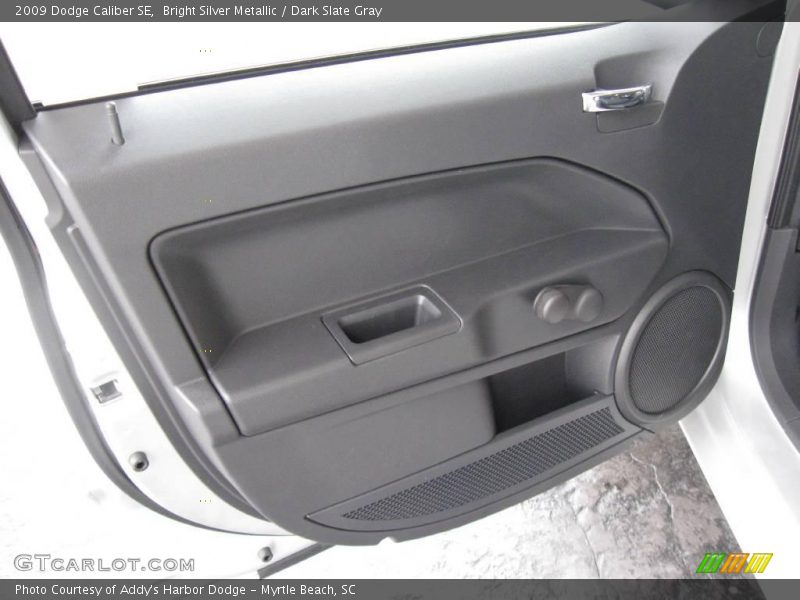 Bright Silver Metallic / Dark Slate Gray 2009 Dodge Caliber SE