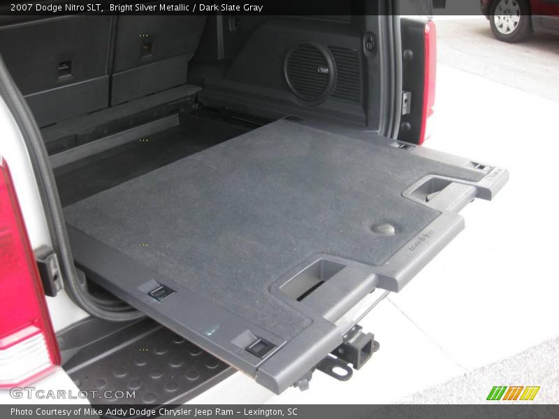 Bright Silver Metallic / Dark Slate Gray 2007 Dodge Nitro SLT
