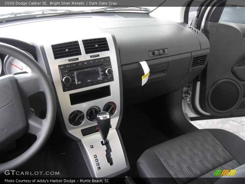 Bright Silver Metallic / Dark Slate Gray 2009 Dodge Caliber SE