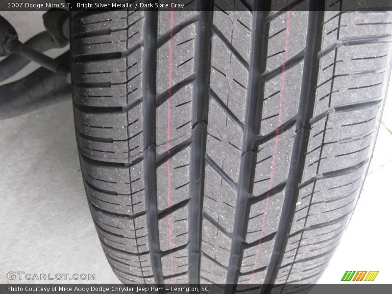 Bright Silver Metallic / Dark Slate Gray 2007 Dodge Nitro SLT