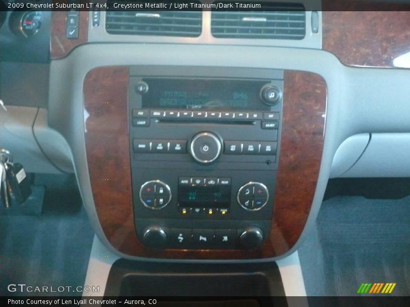 Greystone Metallic / Light Titanium/Dark Titanium 2009 Chevrolet Suburban LT 4x4