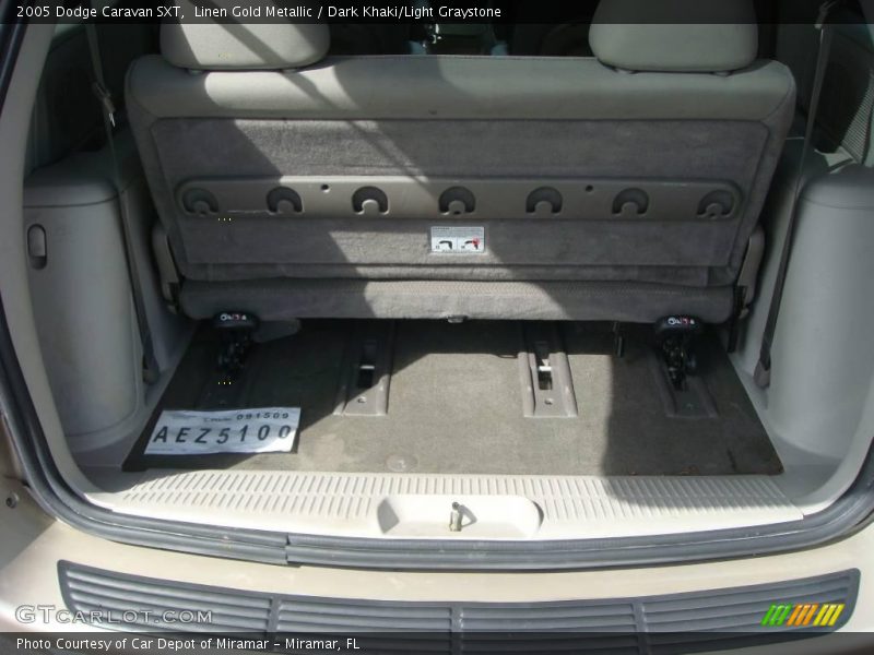 Linen Gold Metallic / Dark Khaki/Light Graystone 2005 Dodge Caravan SXT