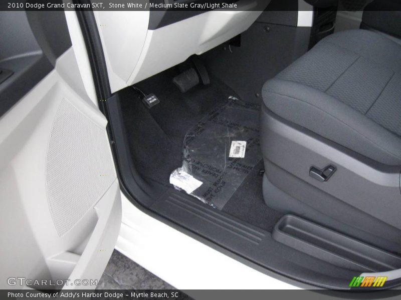 Stone White / Medium Slate Gray/Light Shale 2010 Dodge Grand Caravan SXT