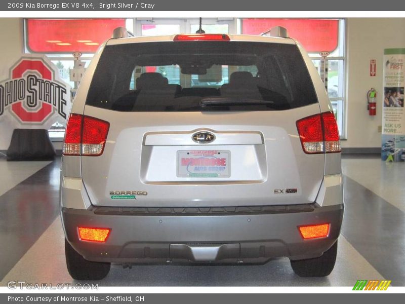 Bright Silver / Gray 2009 Kia Borrego EX V8 4x4