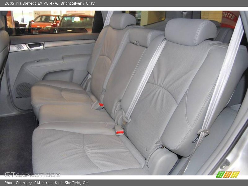 Bright Silver / Gray 2009 Kia Borrego EX V8 4x4