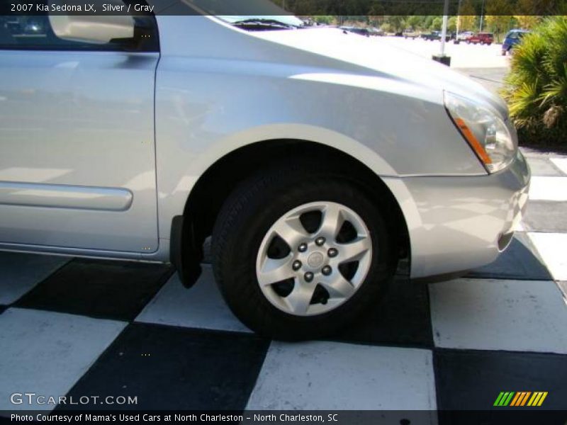 Silver / Gray 2007 Kia Sedona LX