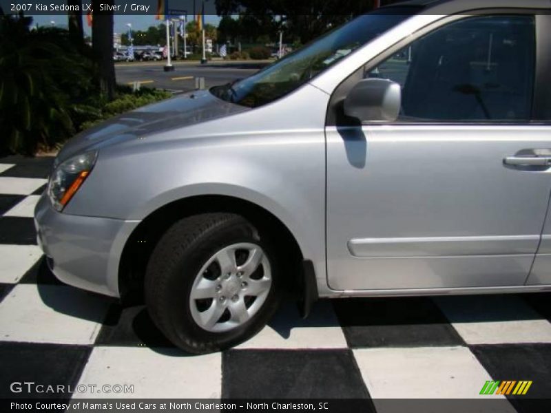 Silver / Gray 2007 Kia Sedona LX