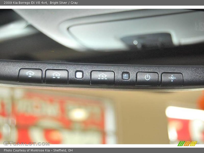 Bright Silver / Gray 2009 Kia Borrego EX V8 4x4