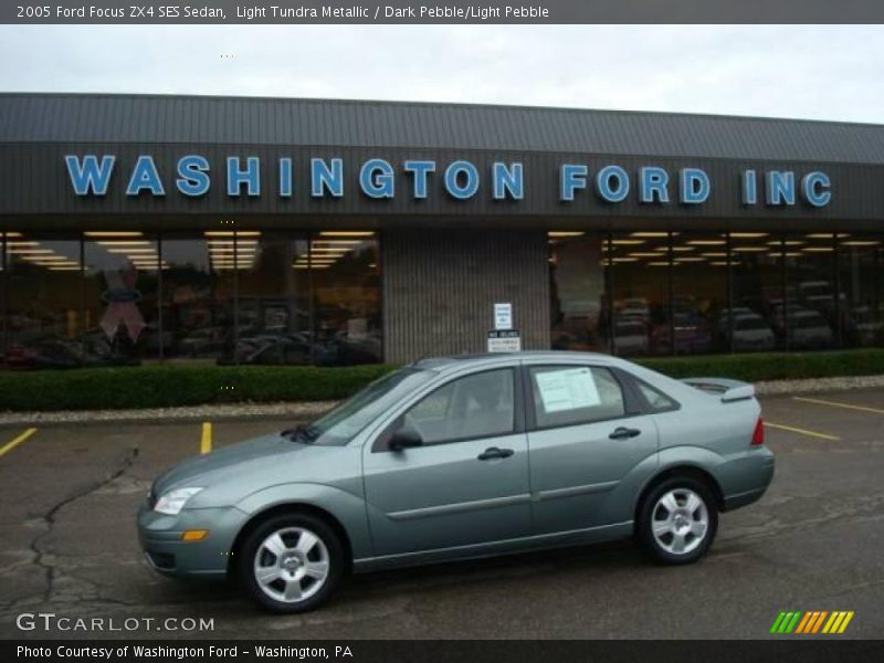 Light Tundra Metallic / Dark Pebble/Light Pebble 2005 Ford Focus ZX4 SES Sedan