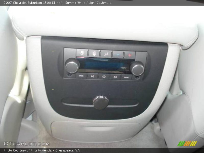 Summit White / Light Cashmere 2007 Chevrolet Suburban 1500 LT 4x4