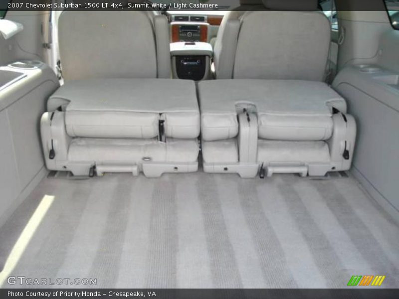 Summit White / Light Cashmere 2007 Chevrolet Suburban 1500 LT 4x4