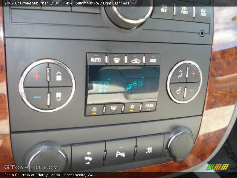 Summit White / Light Cashmere 2007 Chevrolet Suburban 1500 LT 4x4