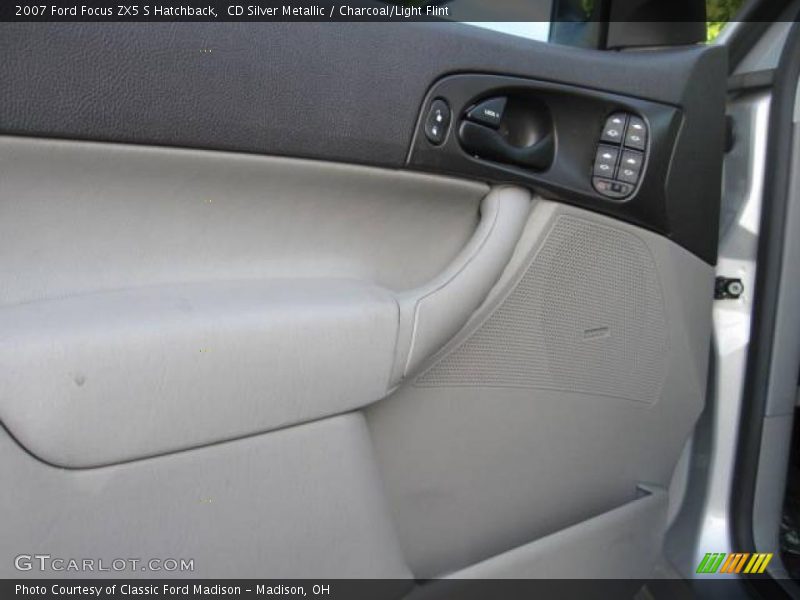 CD Silver Metallic / Charcoal/Light Flint 2007 Ford Focus ZX5 S Hatchback