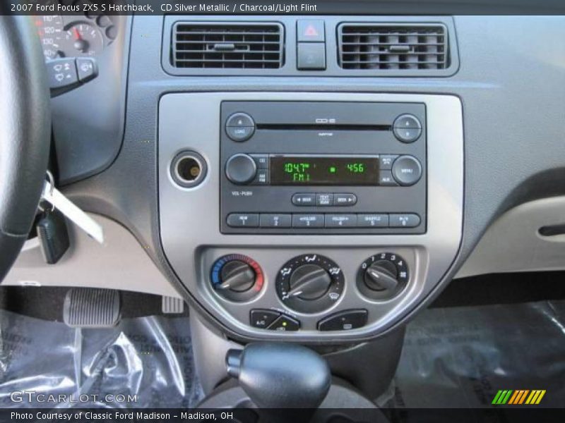 CD Silver Metallic / Charcoal/Light Flint 2007 Ford Focus ZX5 S Hatchback