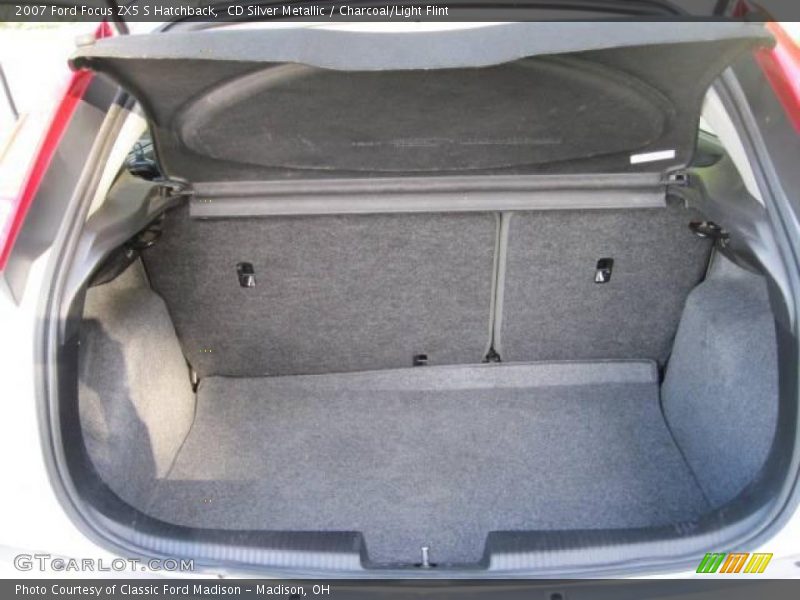 CD Silver Metallic / Charcoal/Light Flint 2007 Ford Focus ZX5 S Hatchback