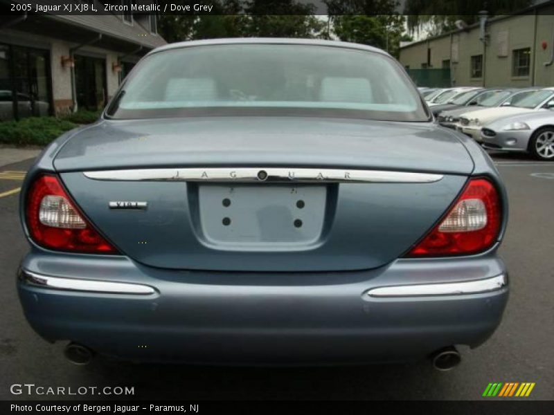 Zircon Metallic / Dove Grey 2005 Jaguar XJ XJ8 L