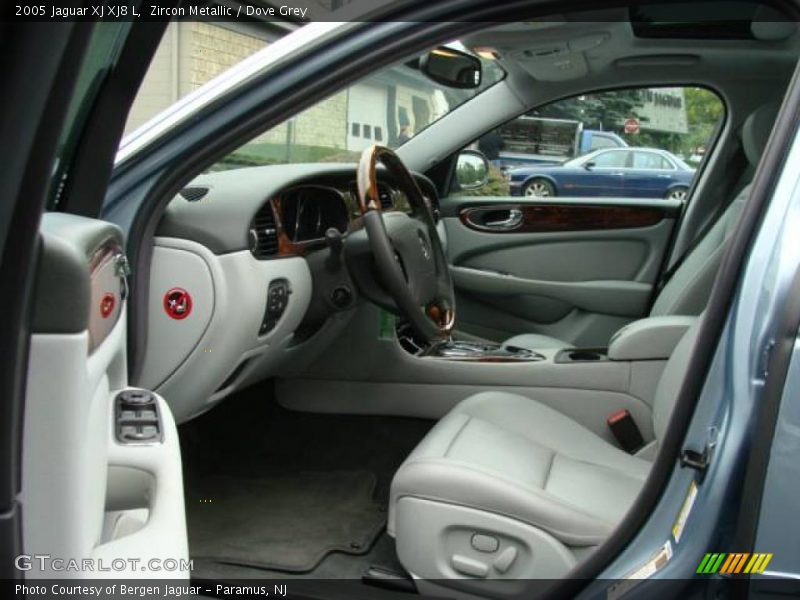 Zircon Metallic / Dove Grey 2005 Jaguar XJ XJ8 L