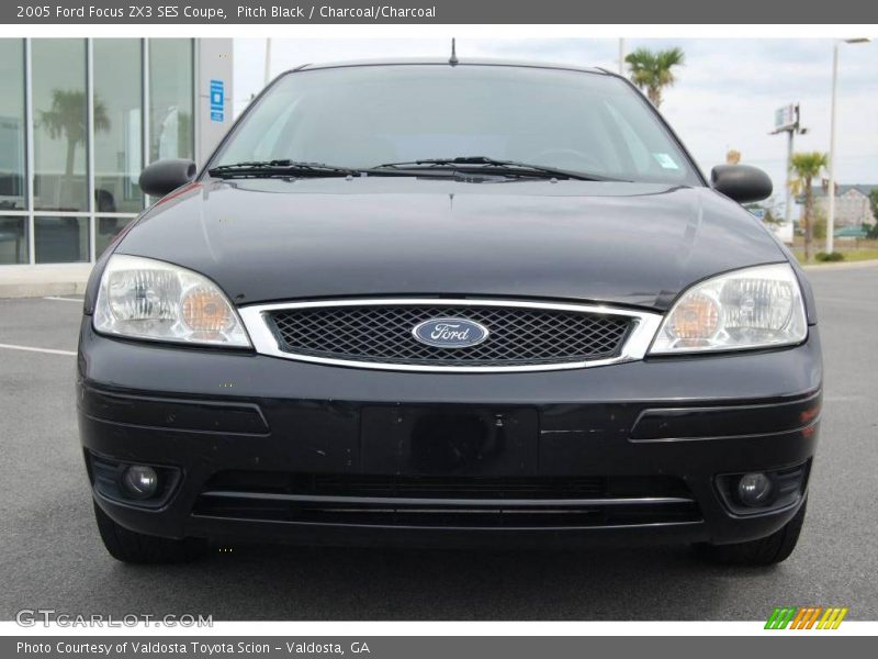 Pitch Black / Charcoal/Charcoal 2005 Ford Focus ZX3 SES Coupe