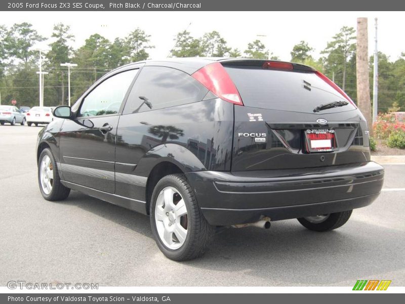 Pitch Black / Charcoal/Charcoal 2005 Ford Focus ZX3 SES Coupe