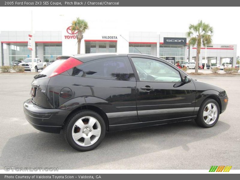 Pitch Black / Charcoal/Charcoal 2005 Ford Focus ZX3 SES Coupe