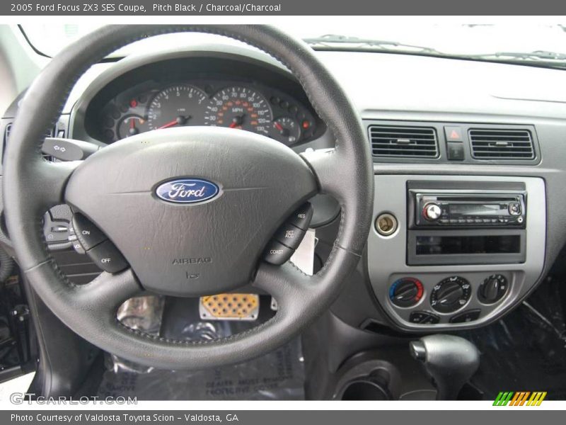 Pitch Black / Charcoal/Charcoal 2005 Ford Focus ZX3 SES Coupe