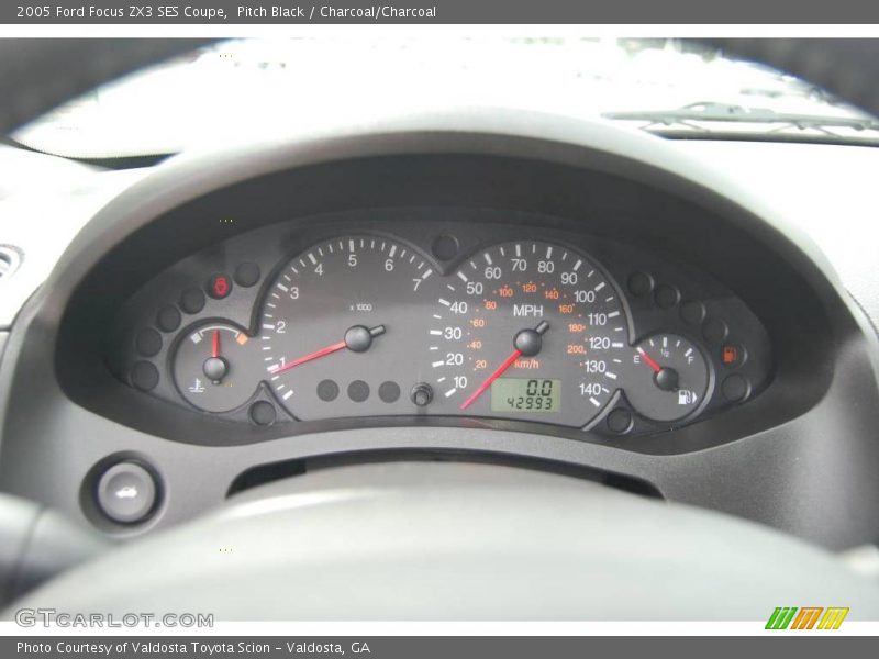 Pitch Black / Charcoal/Charcoal 2005 Ford Focus ZX3 SES Coupe