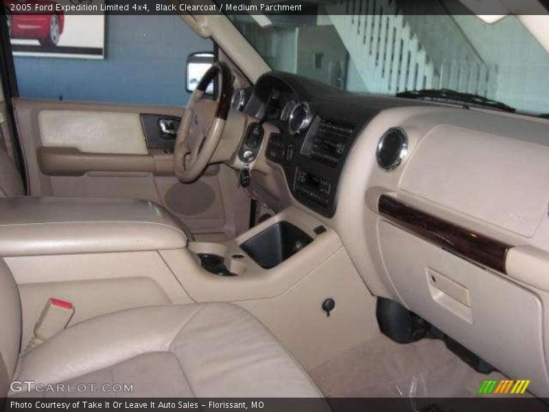 Black Clearcoat / Medium Parchment 2005 Ford Expedition Limited 4x4
