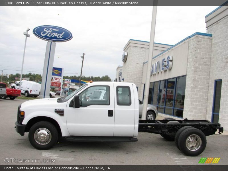 Oxford White / Medium Stone 2008 Ford F350 Super Duty XL SuperCab Chassis