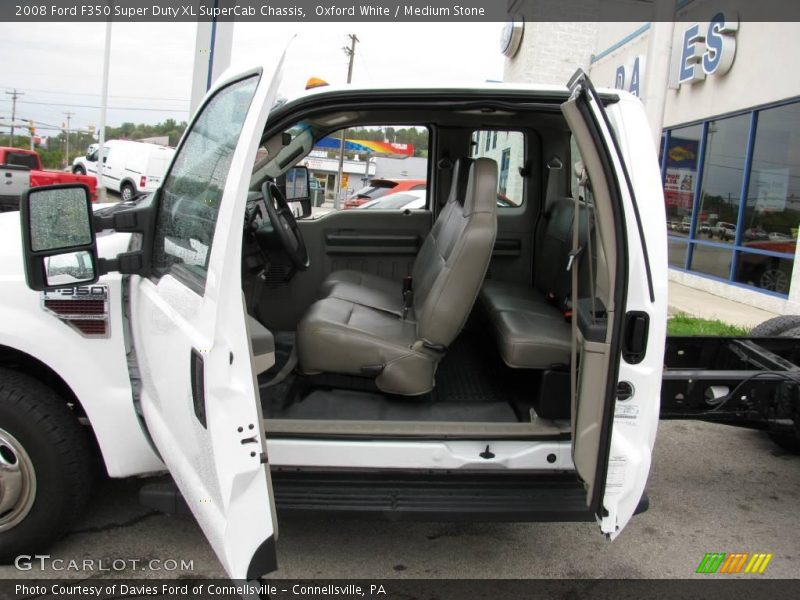 Oxford White / Medium Stone 2008 Ford F350 Super Duty XL SuperCab Chassis