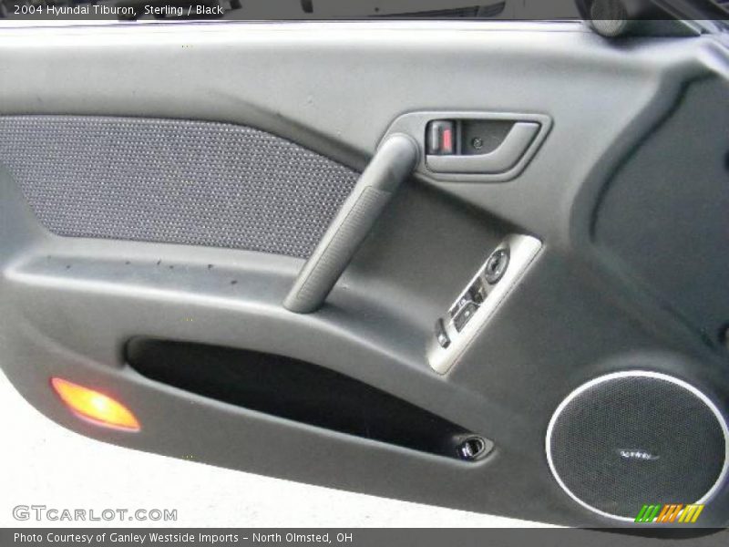 Sterling / Black 2004 Hyundai Tiburon