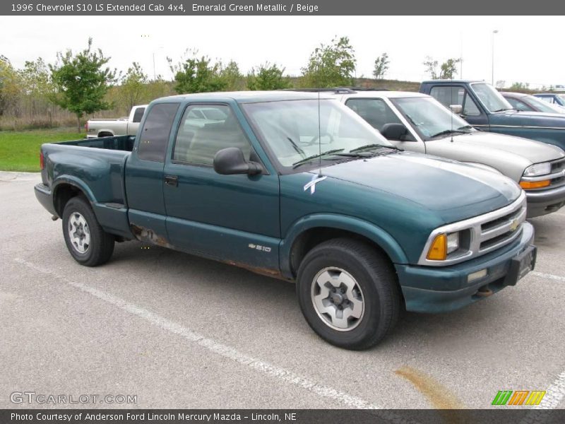 Emerald Green Metallic / Beige 1996 Chevrolet S10 LS Extended Cab 4x4