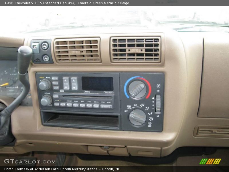 Controls of 1996 S10 LS Extended Cab 4x4