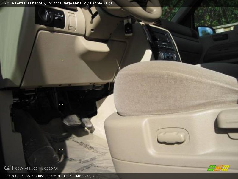 Arizona Beige Metallic / Pebble Beige 2004 Ford Freestar SES