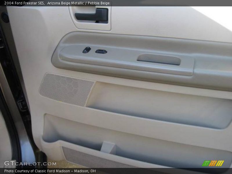 Arizona Beige Metallic / Pebble Beige 2004 Ford Freestar SES