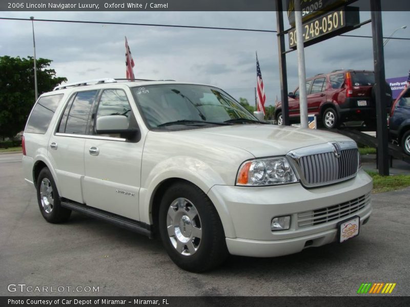 Oxford White / Camel 2006 Lincoln Navigator Luxury