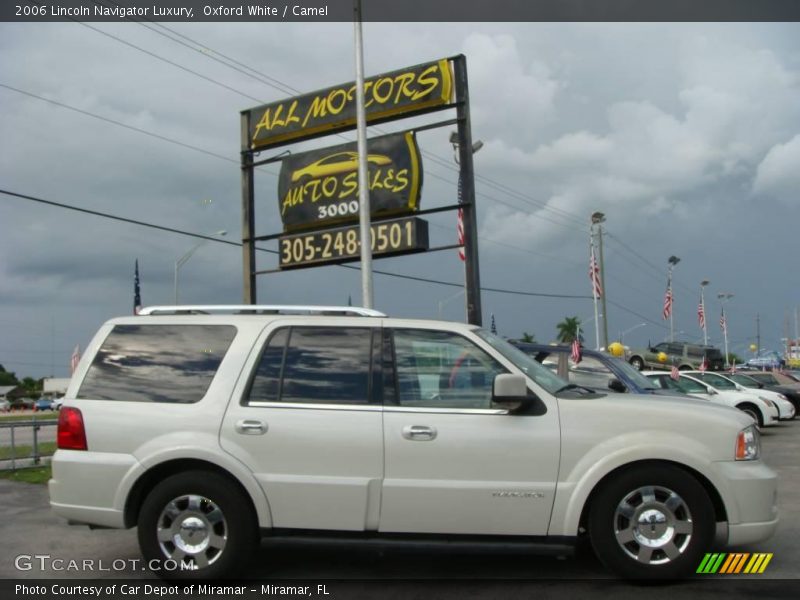 Oxford White / Camel 2006 Lincoln Navigator Luxury