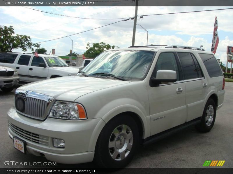 Oxford White / Camel 2006 Lincoln Navigator Luxury