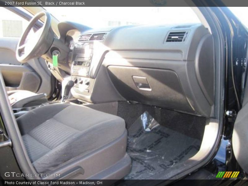 Black / Charcoal Black 2007 Ford Fusion SE