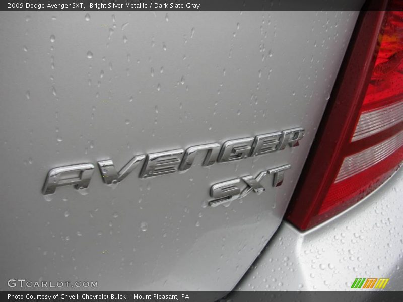 Bright Silver Metallic / Dark Slate Gray 2009 Dodge Avenger SXT