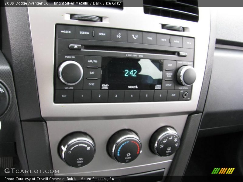 Bright Silver Metallic / Dark Slate Gray 2009 Dodge Avenger SXT
