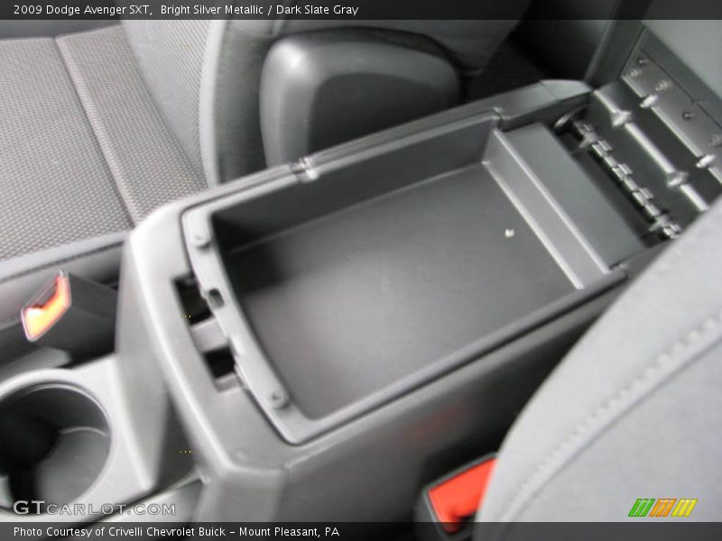 Bright Silver Metallic / Dark Slate Gray 2009 Dodge Avenger SXT