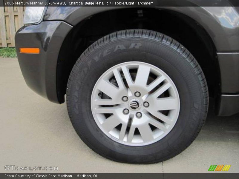 Charcoal Beige Metallic / Pebble/Light Parchment 2006 Mercury Mariner Luxury 4WD