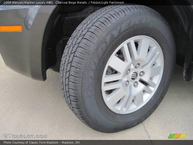 Charcoal Beige Metallic / Pebble/Light Parchment 2006 Mercury Mariner Luxury 4WD