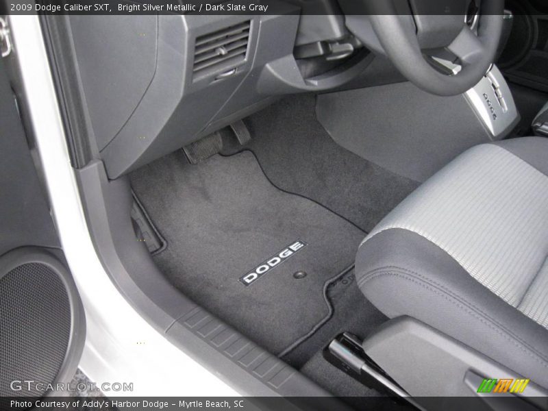 Bright Silver Metallic / Dark Slate Gray 2009 Dodge Caliber SXT