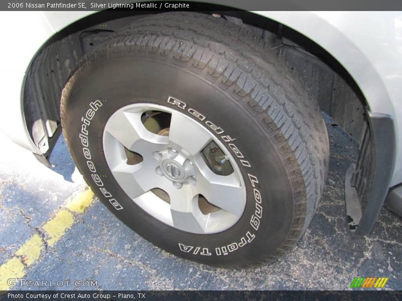 Silver Lightning Metallic / Graphite 2006 Nissan Pathfinder SE